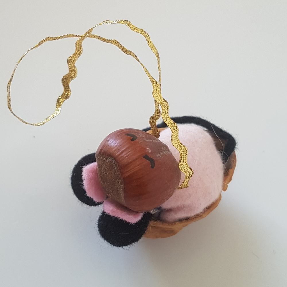Mouse in Walnut Bed Ornaments [Pair]